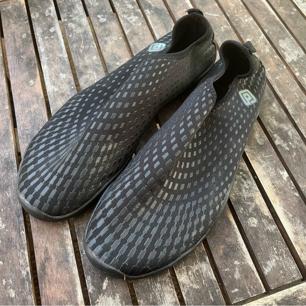 Water shoes (aqua socks) black Men's 12